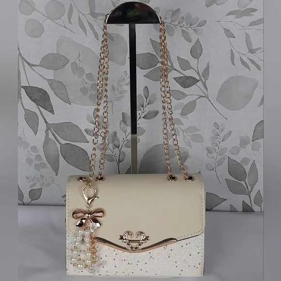 Like New White sparkle crossbody with detachable keychain charm nwot - Picture 1 of 6